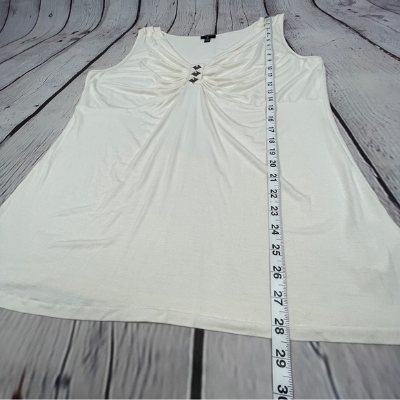 NINE WEST lightweight beige beaded embellished v-neck tank top, size 1X - Picture 11 of 12